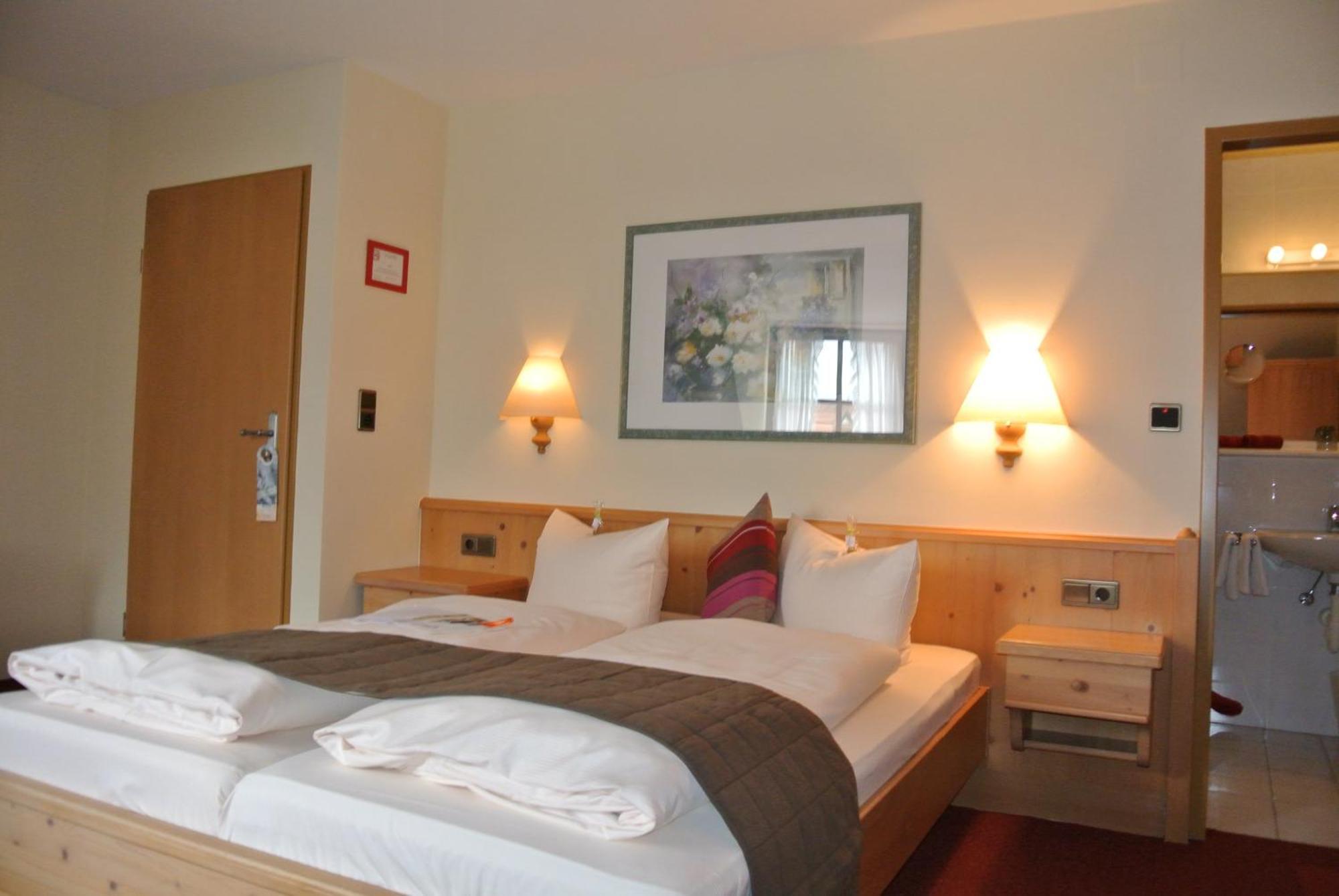 Akzent Hotel Am Bach Детелбах Екстериор снимка