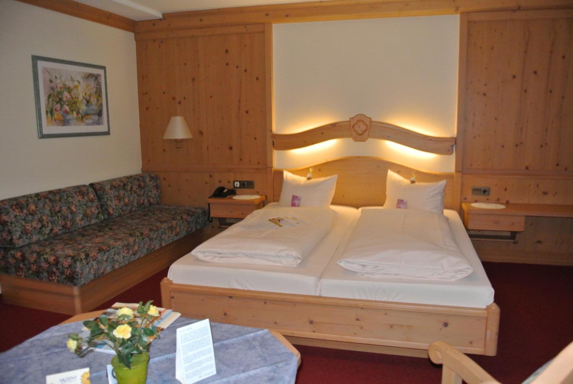 Akzent Hotel Am Bach Детелбах Екстериор снимка