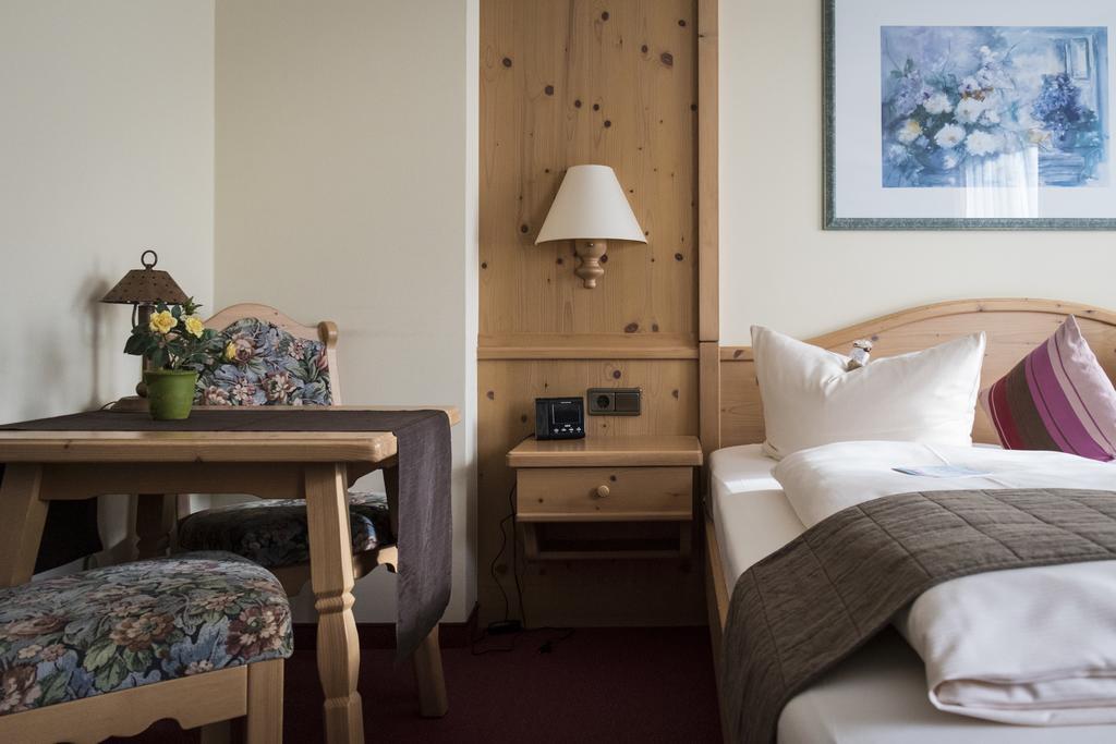 Akzent Hotel Am Bach Детелбах Екстериор снимка