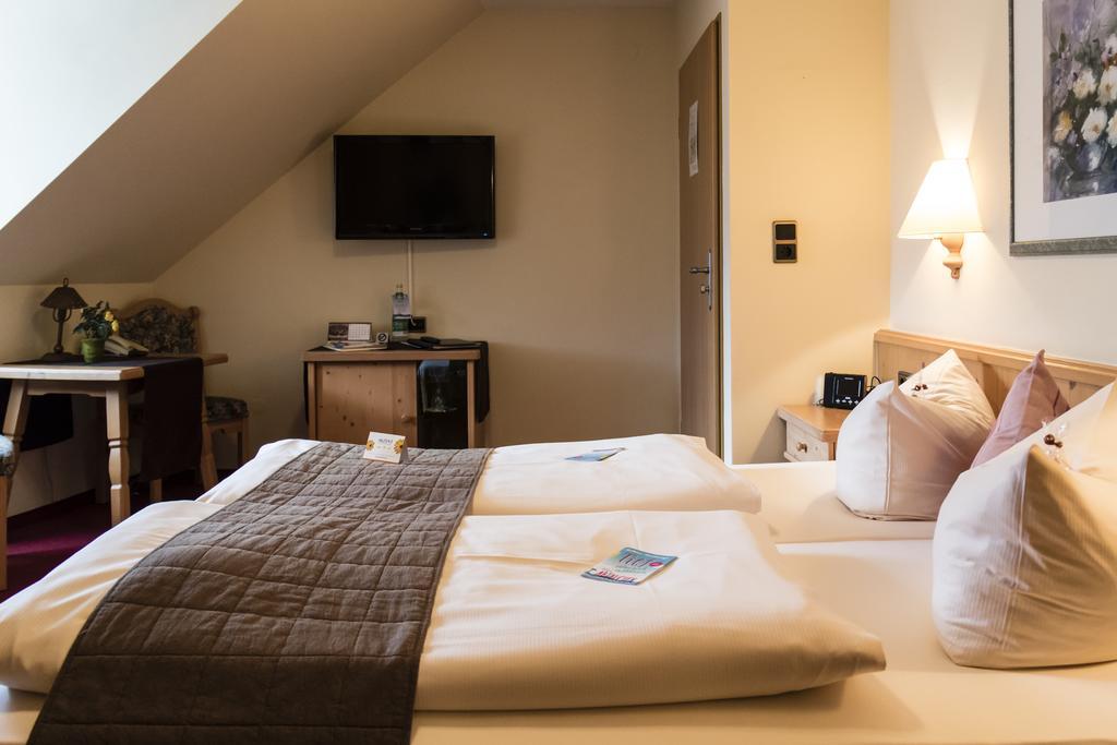 Akzent Hotel Am Bach Детелбах Екстериор снимка