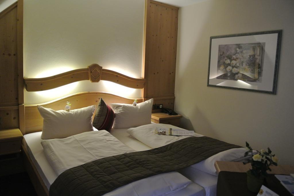 Akzent Hotel Am Bach Детелбах Екстериор снимка